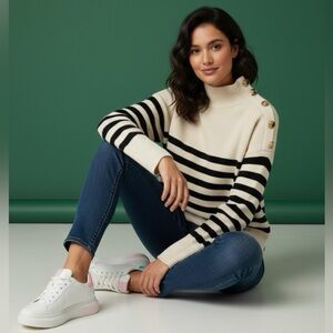 NWOT-Women’s sweater‎ size XS